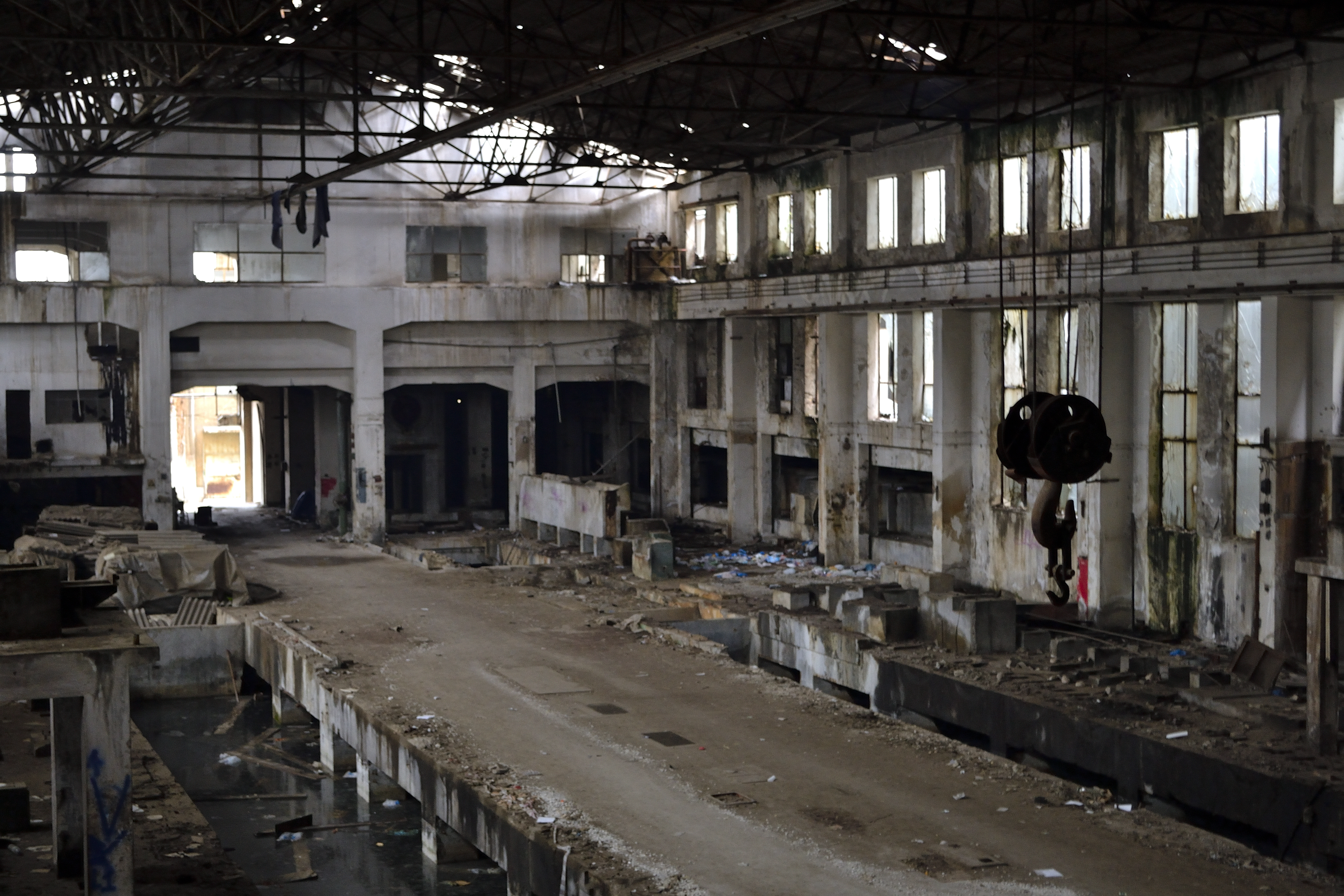 Concentration City : exploring the human dimension of post-industrial decay in Patras, Greece.